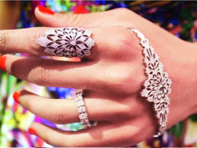 1pc Women's Silver Rhinestone Palm Bracelet, Fashionable Wedding And Party  Accessory | SHEIN USA