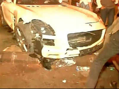 5 injured after Mercedes runs over them in Mumbai