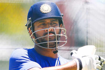 Don't want team to sink into negative mindset: Dhoni