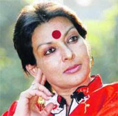 Mallika attacks Modi for not condoling her mother's death