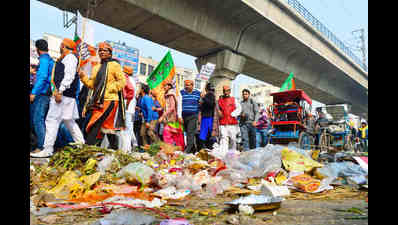 Delhi garbage crisis: AAP, BJP blame each other