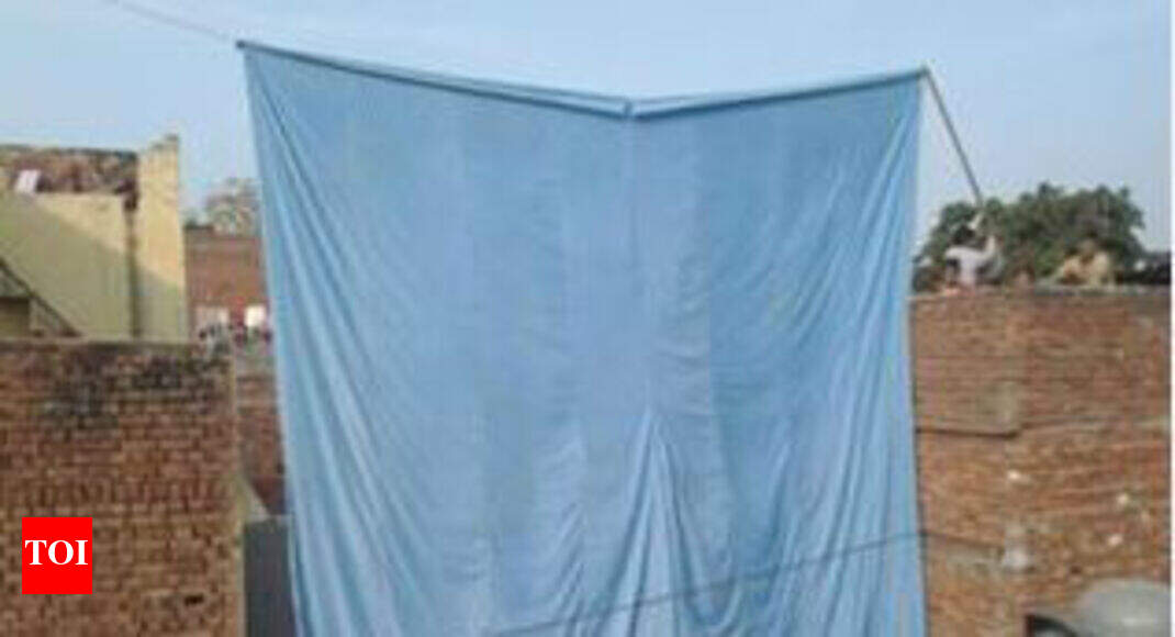 Agra brothers make world’s largest underwear to get into Guiness Book