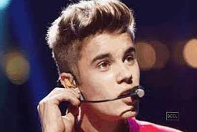 Justin Bieber wears eye makeup while shooting his Boyfriend video  Daily  Mail Online