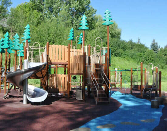 Cliff Bungalow Community Centre Playground