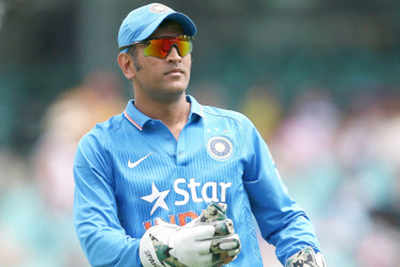 Even if he is under pressure, Dhoni doesn't show it: Ganguly