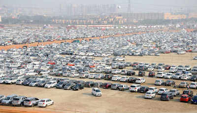 Auto Expo 2016: 1.12 lakh visitors on Day 2 results in traffic nightmare