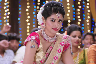 A fab lavani number in Sonalee's next