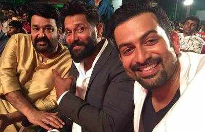 Prithviraj's selfie with Vikram and Mohanlal
