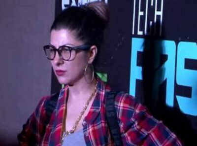 Watch: Hard Kaur uses profane language for Sunny Leone on cam