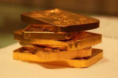 Gold inches towards Rs 30,000 on safety buying and retail demand