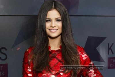 Selena Gomez, Kaley Cuoco to present at Grammys