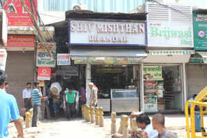 Breakfast at Shiv Mishthan Bhandar