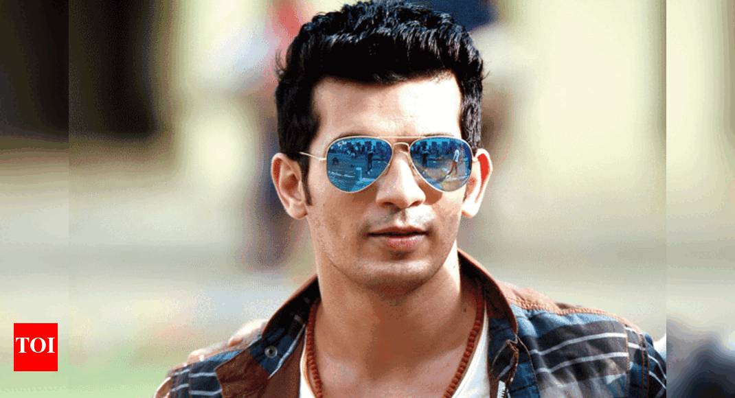 Arjun Bijlani makes his Bollywood debut with 'Direct Ishq' - Times of India Arjun Bijlani makes his Bollywood debut with 'Direct Ishq' - Times of India