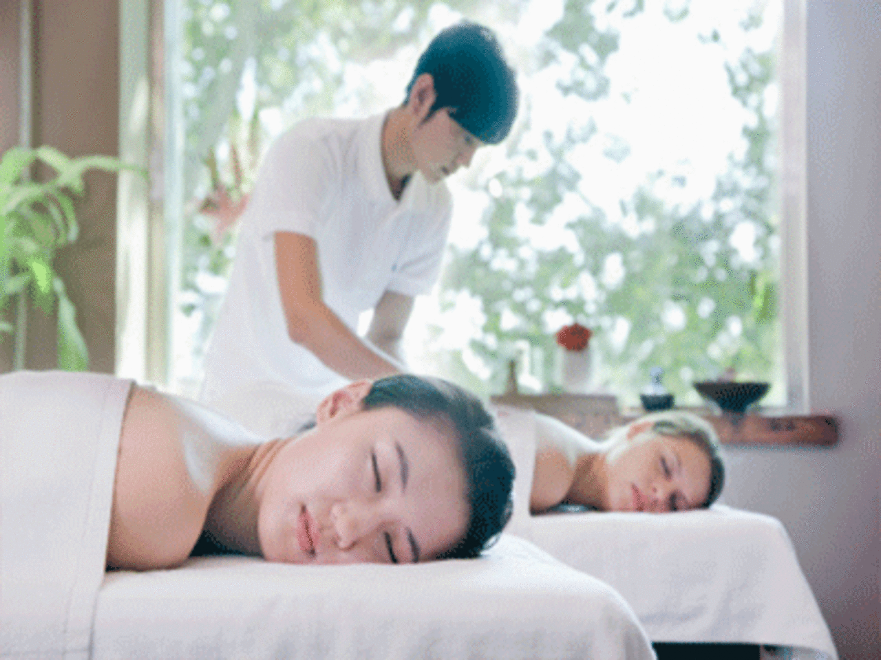 Quickies and cross gender spa massages find takers in the city picture