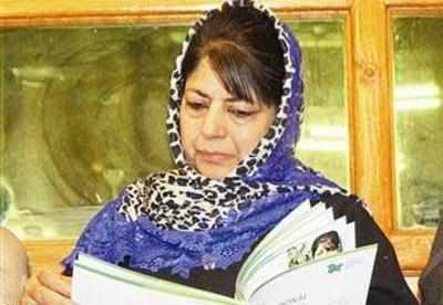 Mehbooba maintains suspense over government formation
