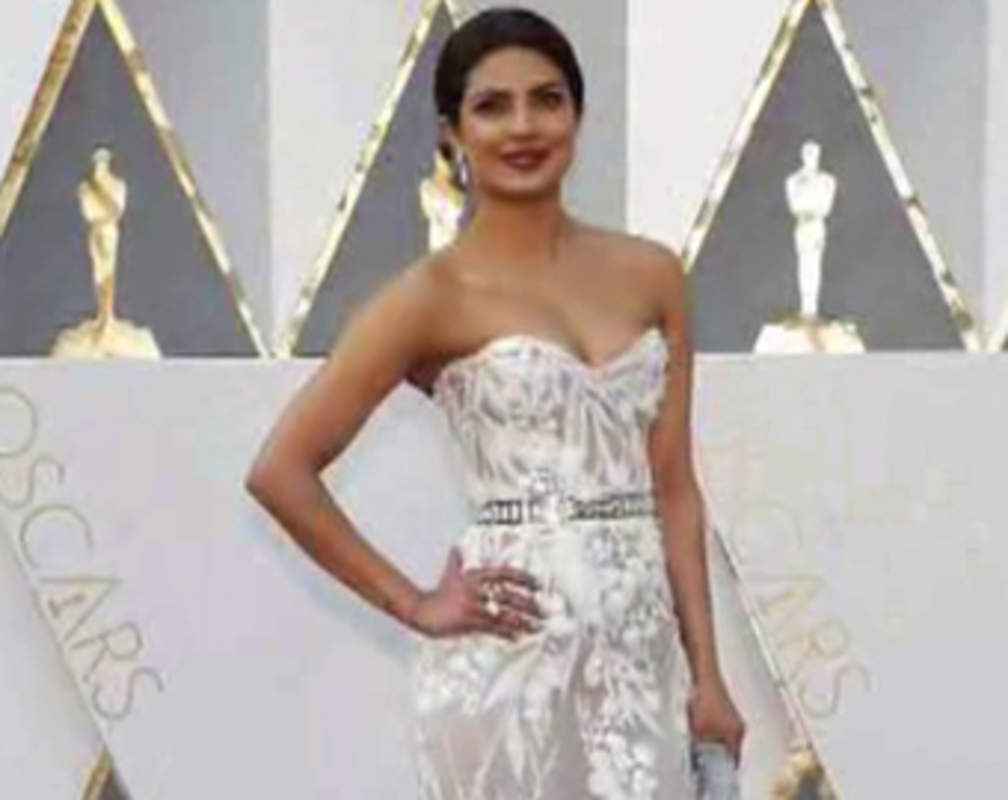 
PeeCee glams up Oscars 2016 in white Zuhair Murad gown
