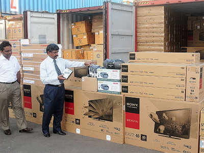 Electronic goods imports rise to Rs 2,25,600 crore in FY15