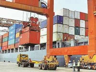 Electronic goods imports rise to Rs 2,25,600 crore in FY15