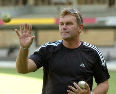 Former New Zealand cricket captain Martin Crowe dies at 53
