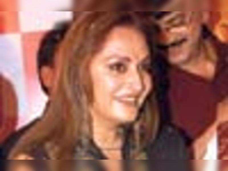 Jaya Prada reveals she contemplated suicide after her morphed photographs  went viral alleges Azam Khan attempted acid attack on her  Hindi Movie  News  Bollywood  Times of India