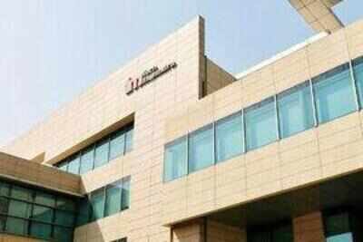 Tech Mahindra leads race to buy Mphasis