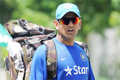 Difficult to bring in Shami in place of Nehra or Bumrah: Dhoni