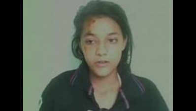 Agra accident: Pleaded with folded hands but Irani didn't help, says victim’s daughter
