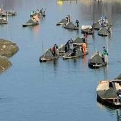J&K governor orders early dredging of Jhelum river