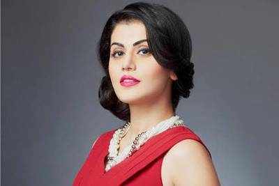 Taapsee Pannu, Rajkummar to star in a film by Anubhav Sinha's wife
