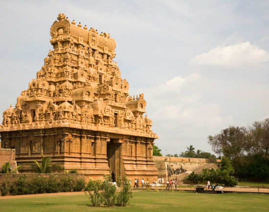 Brihadeeswarar Temple - Thanjavur: Get the Detail of Brihadeeswarar ...