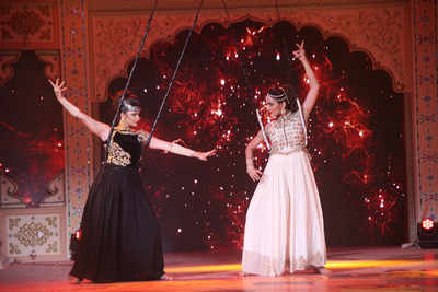 Aashka Goradia and Sudeepa Singh: Rivals onscreen friends off screen!