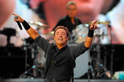 Bruce Springsteen writes apology note for schoolboy