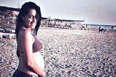 Shveta Salve flaunts her baby bump in a bikini