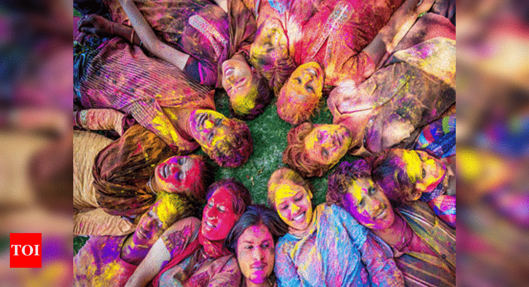 Holi deals 2017 date