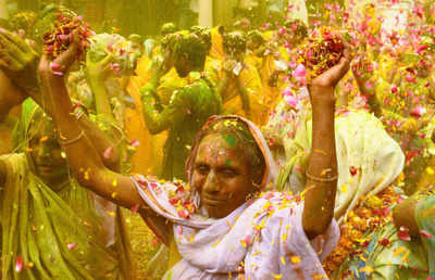 Tears and riot of colours mark Holi for widows at Vrindavan