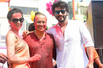 Vineet Jain hosts the Holi Party in Mumbai