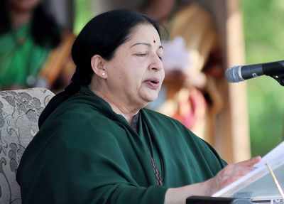 Jayalalithaa demands decisive shift in dealing with fishermen issue