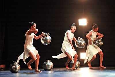 Jaipur audience enjoys unique dance show at music festival Navras