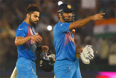 Other batsmen now need to step up, says cautious Dhoni