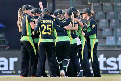 Women's World T20: Lanning, bowlers put Australia in fourth straight final