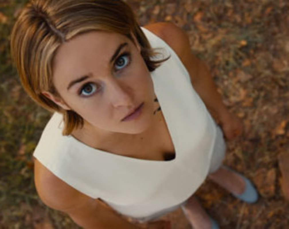 
Official trailer of 'The Divergent Series: Allegiant'- 1
