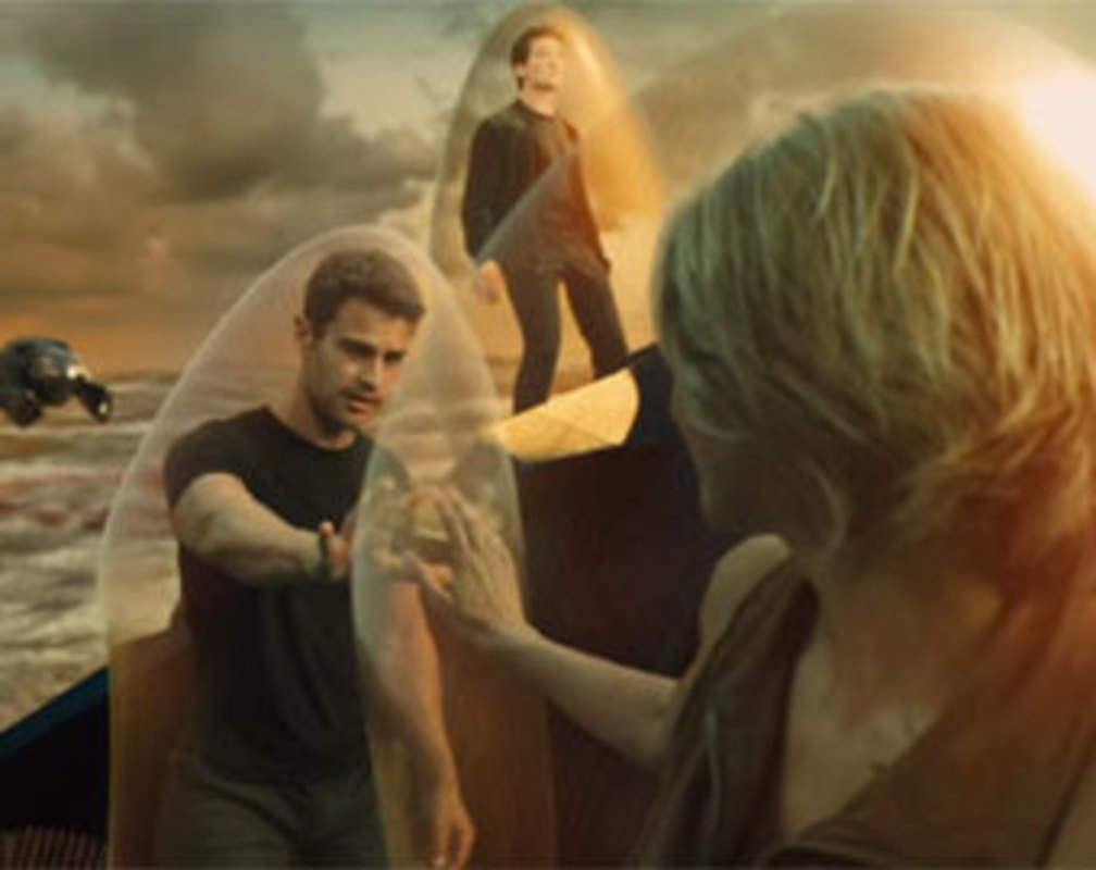 
Official trailer of 'The Divergent Series: Allegiant'- 2
