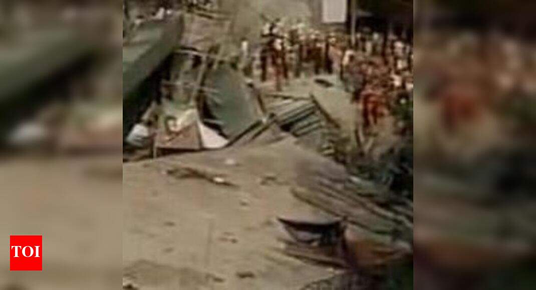 Collapsed Kolkata flyover was in congested area | Kolkata News - Times ...