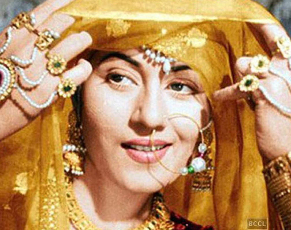 
Rare facts about tragedy queen Meena Kumari
