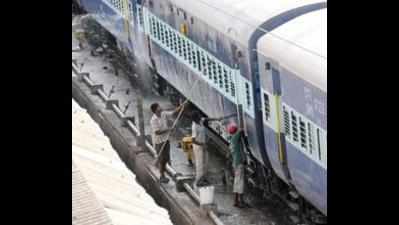 No unmanned rly crossing by 2020: Manoj Sinha