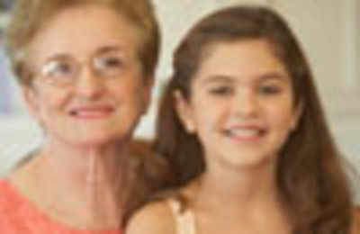 Grandmas help girls live longer