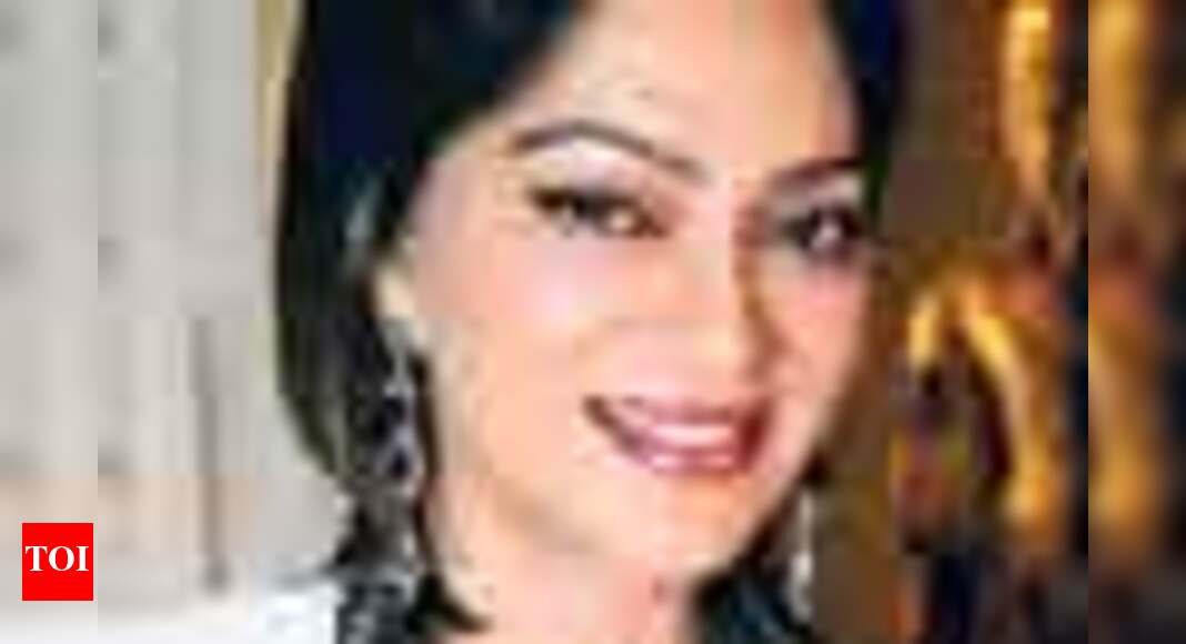 Don’t be a ‘duh’, run, says Simi | Hindi Movie News - Times of India