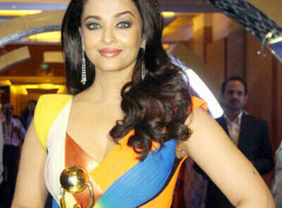 Aishwarya Rai Bachchan wins Global Indian of the Year award