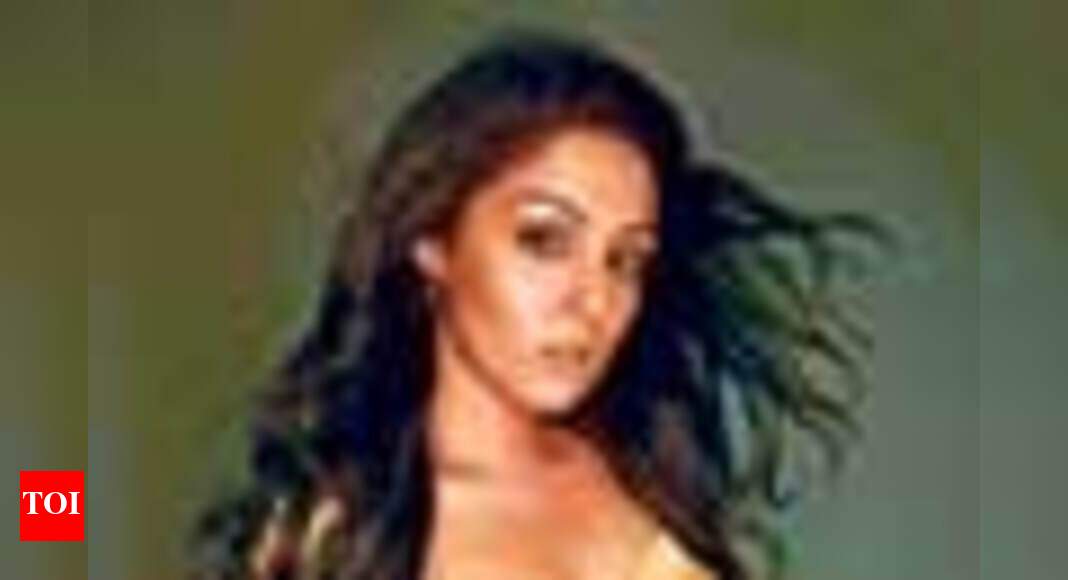 Lekha goes ga-ga over Rajeev | Hindi Movie News - Times of India
