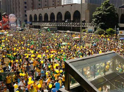 Brazilians anxiously watch impeachment vote